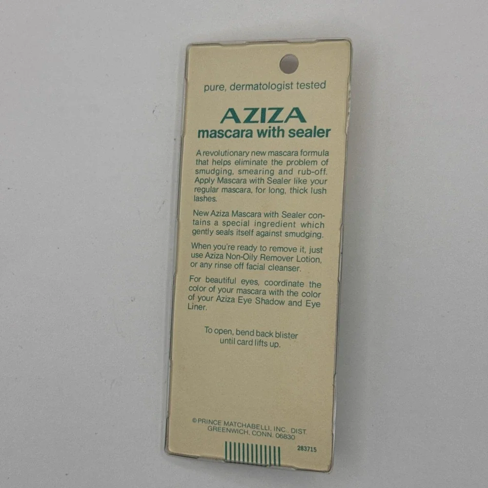 Aziza eyes mascara